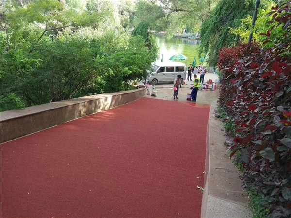 坡道路面防滑,室外防滑路面施工