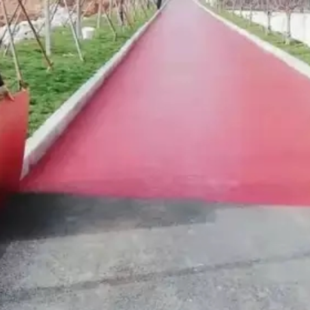 ​ 彩色路面喷涂翻新是一种低成本